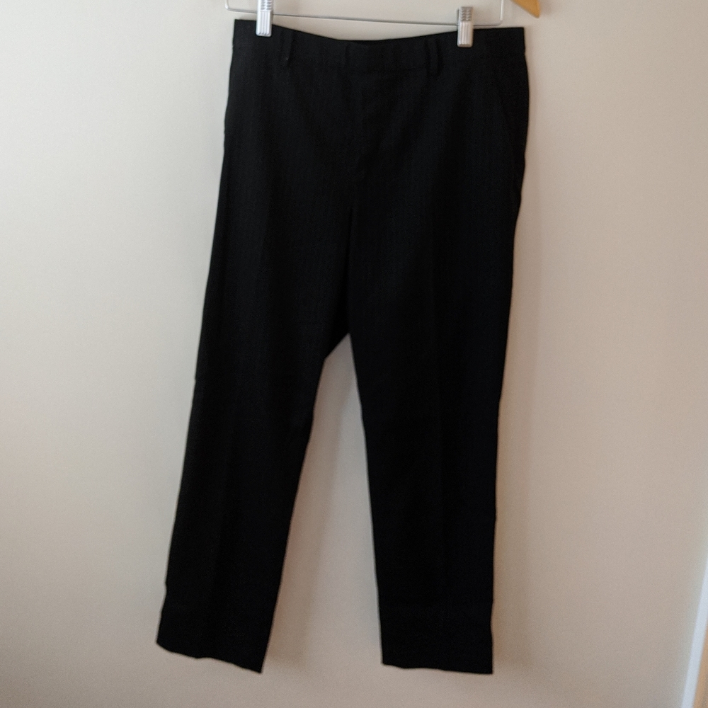 Uniqlo EZY Ankle Pants Black Pinstripe